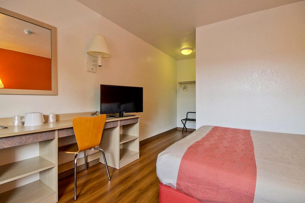 Travelodge By Wyndham Pompano Beach Habitación foto