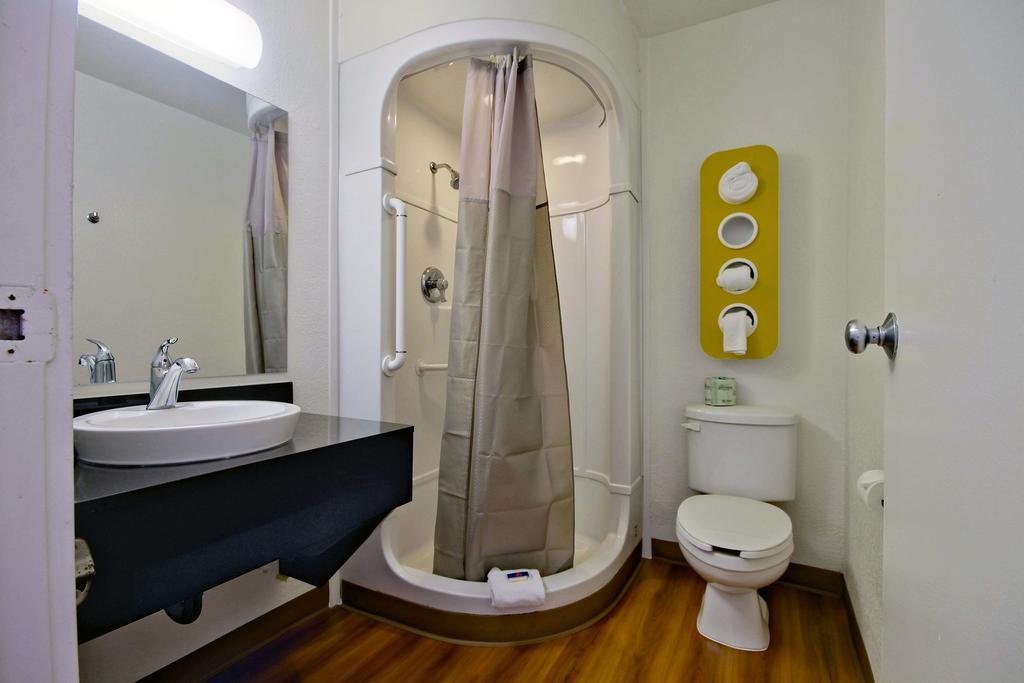 Travelodge By Wyndham Pompano Beach Habitación foto